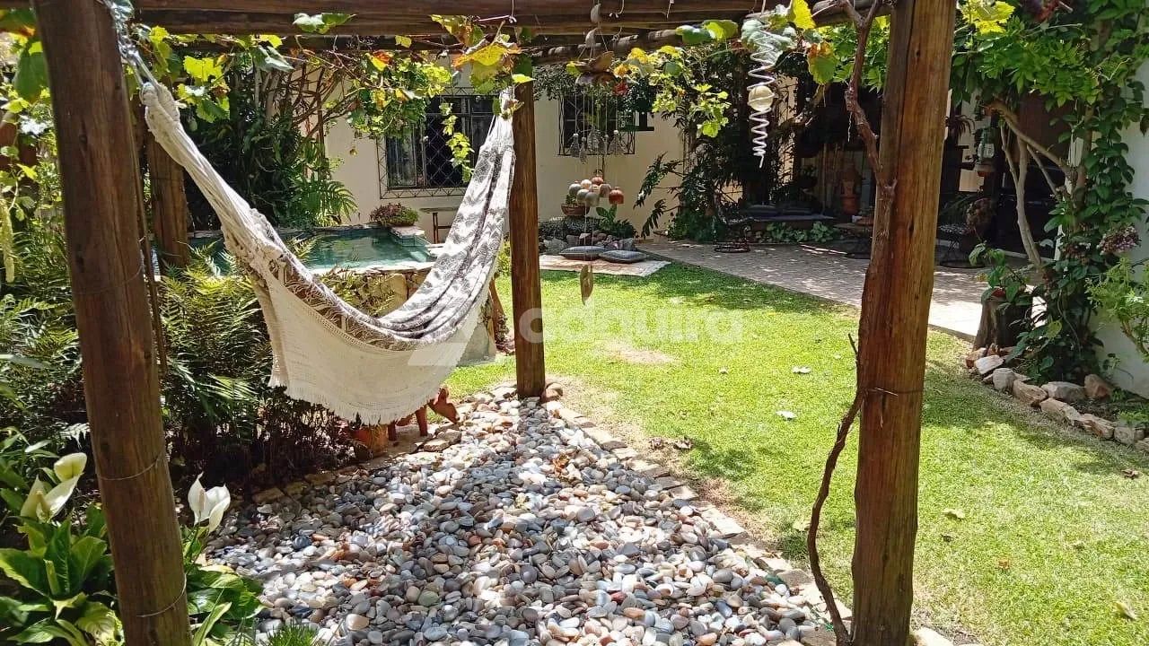 Casa térrea com amplo quintal e espaço de lazer - Foto 4