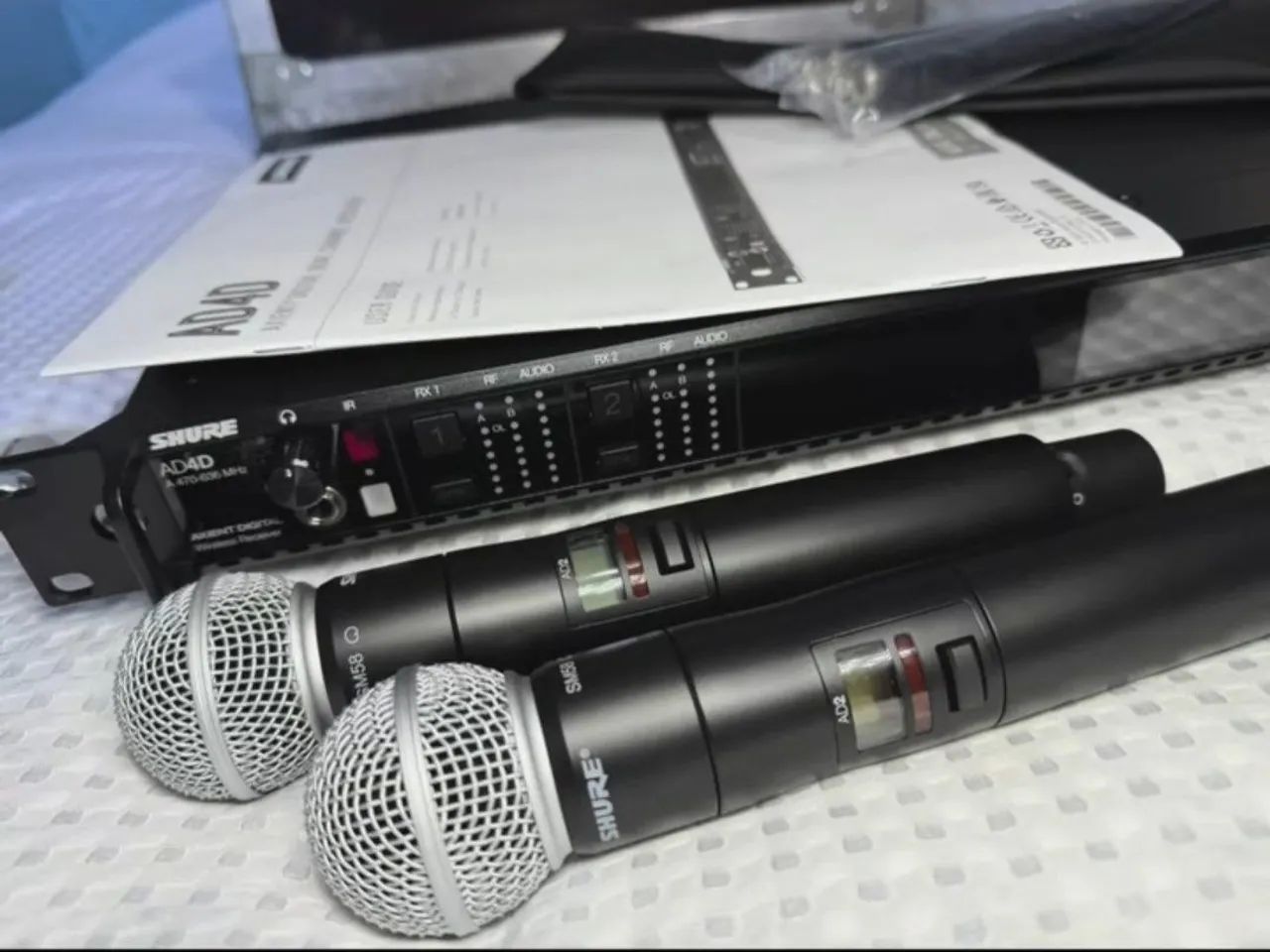 Microfone Sem Fio Duplo Sistema Axient Digital AD4D Bastão AD2 SM58, Já Com Talk Switch 