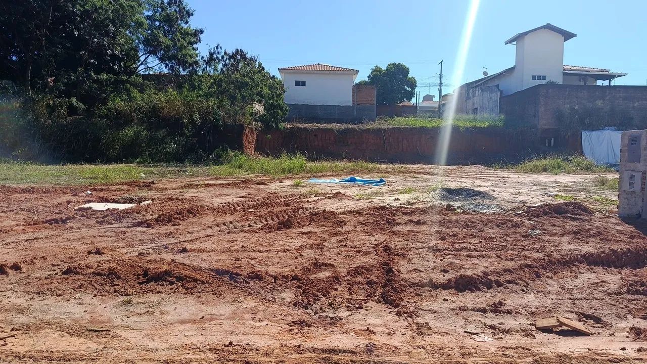 Vende-se 2 Terrenos 100% Plainos