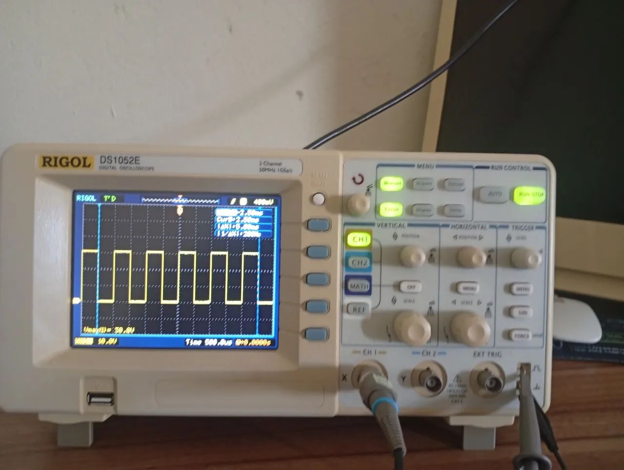 Osciloscópio Digital Rigol 1052E