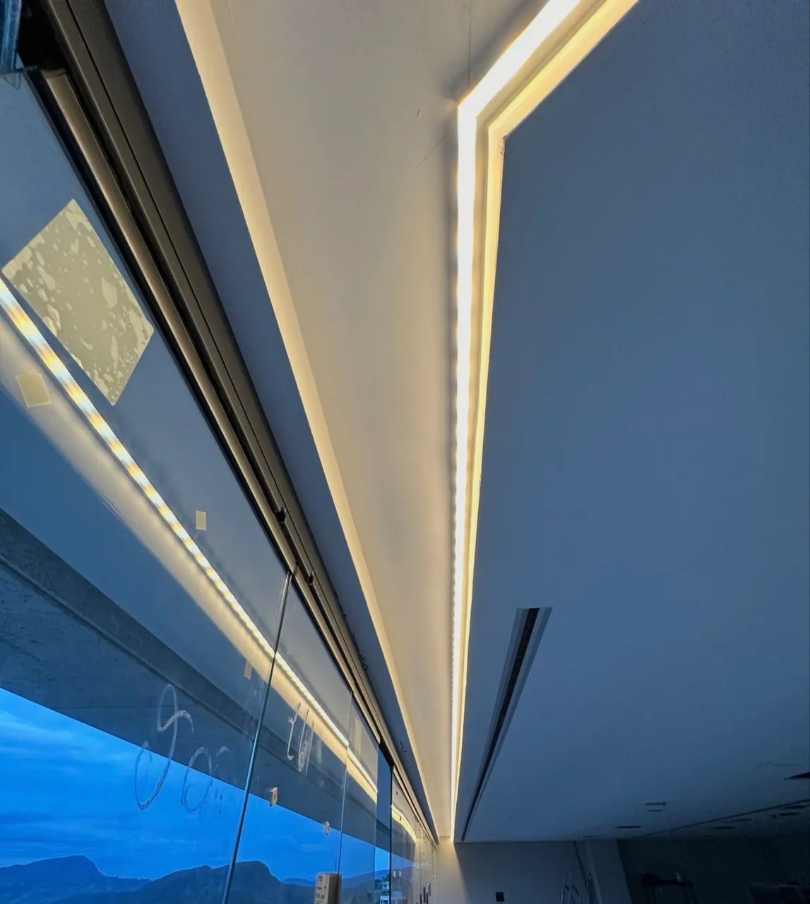 Precisando de um eletricista? Conte com a nossa experiência! - Foto 3