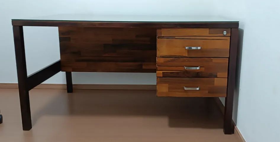 Escrivaninha Design Diplomata Anos 70 - Relíquia em Jacarandá (item de colecionador) - Foto 5
