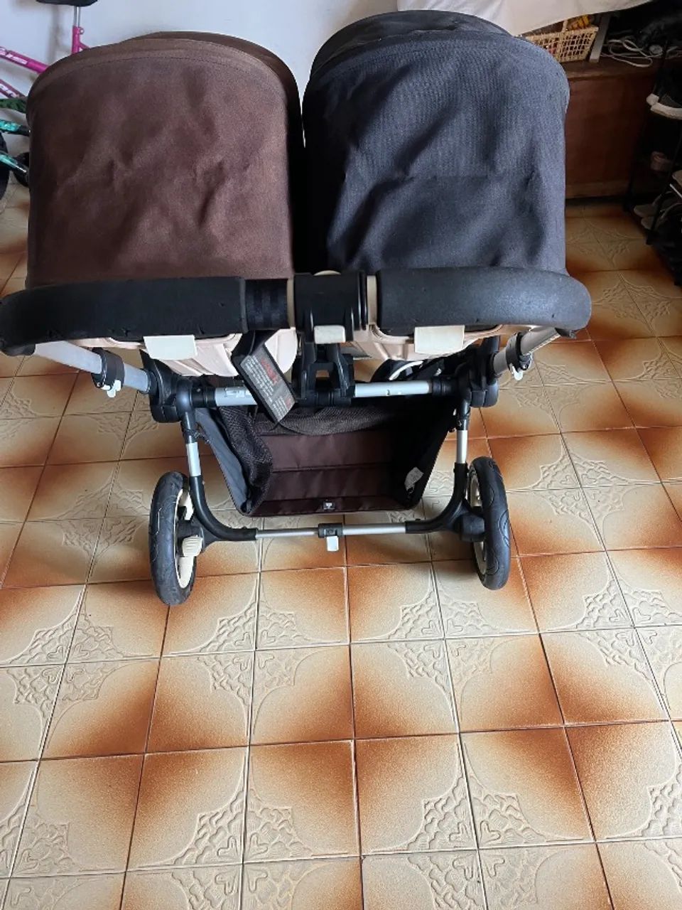 Carrinho de bebê gêmeos/duplo