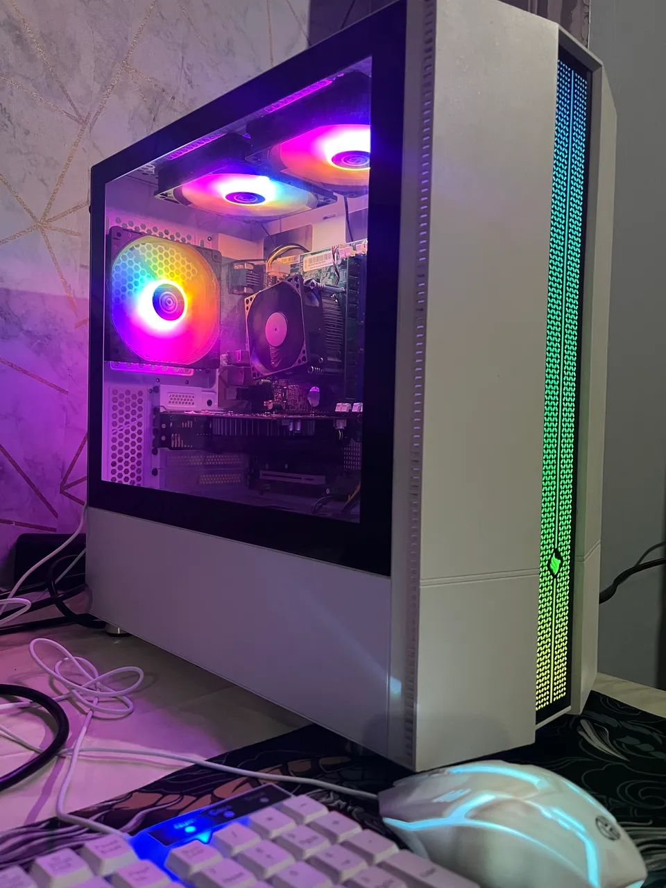 Pc gamer de entrada - Completo no ponto de usar "1990,00"