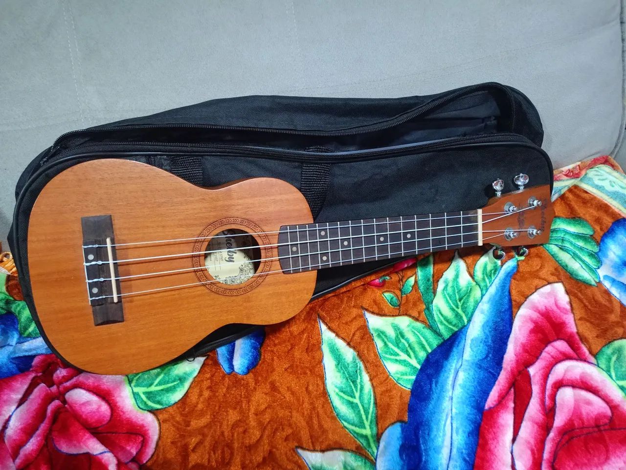 UKULELE VAI COM CAPA. ACEITO CARTÃO  - Foto 5
