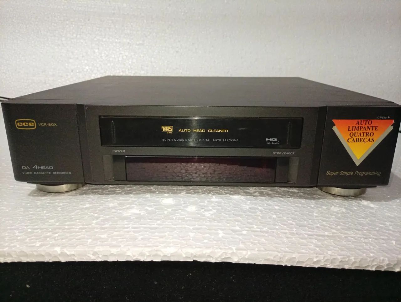 Vídeo cassete CCE 80x