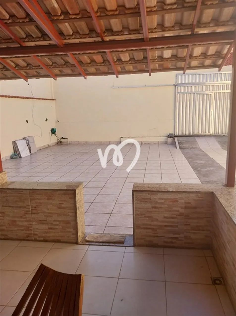 Casa linear, 3 quartos, quintal, 5 vagas - Foto 5