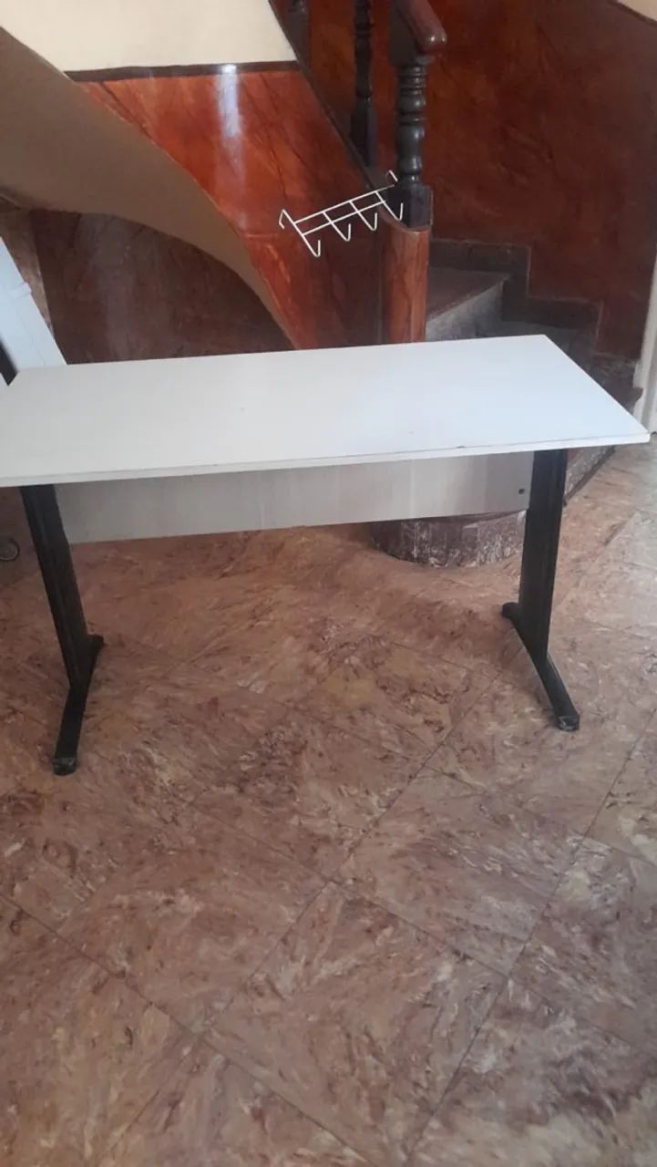 Uma mesa - Foto 2