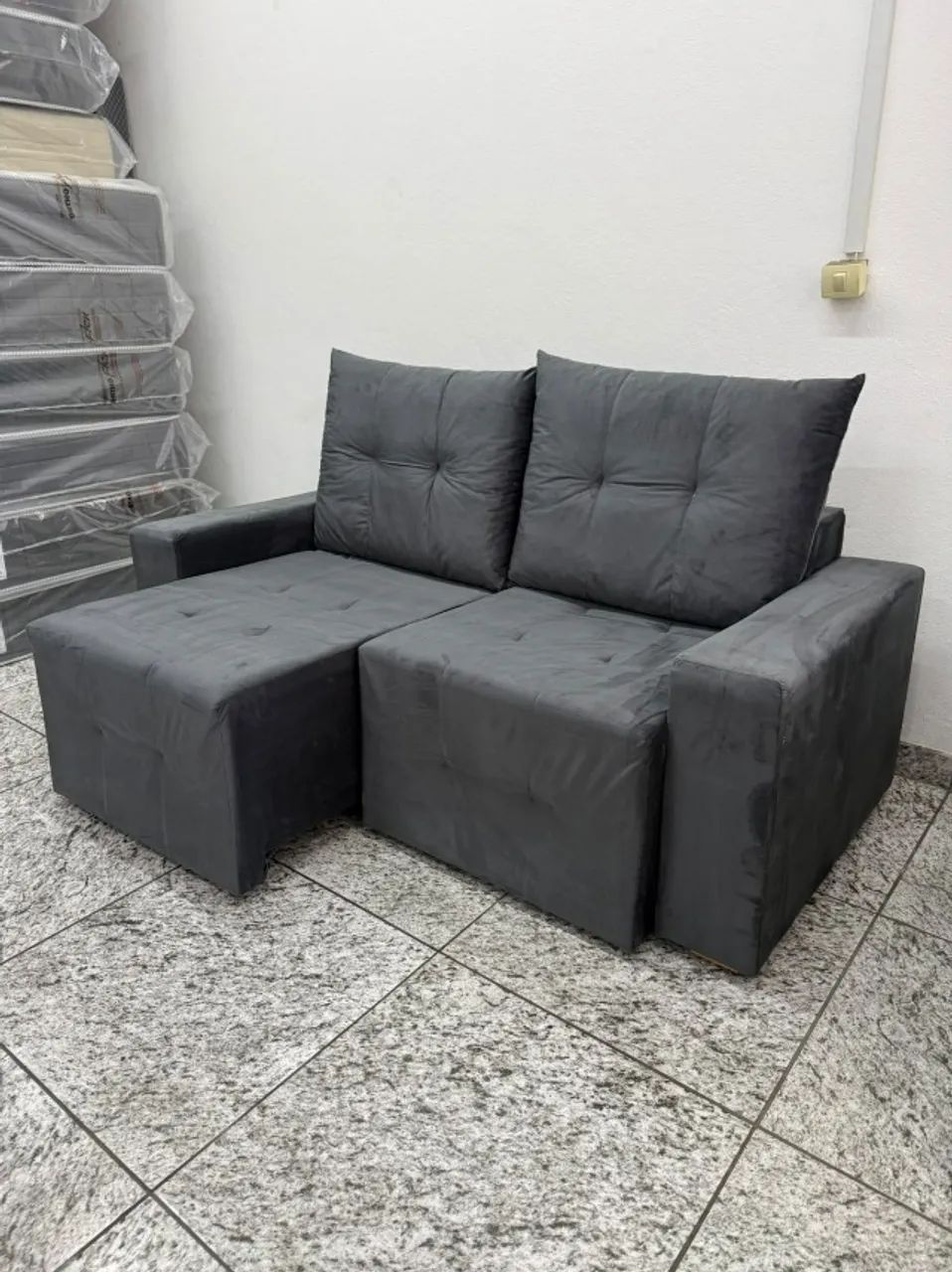 Sofá Retrátil Havaí 1,80m em Veludo - Conforto e Qualidade - Foto 2