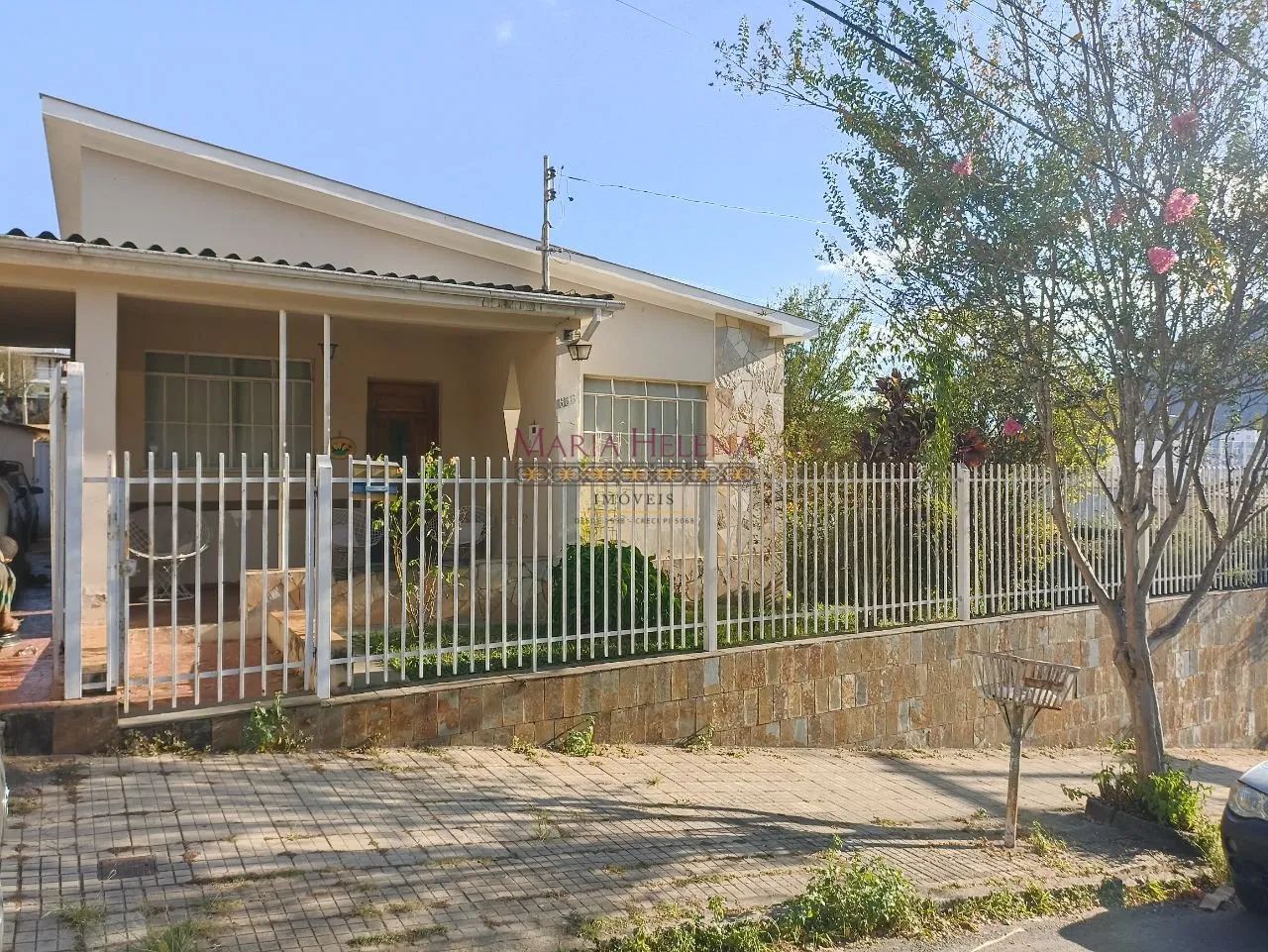 Casa em Caxambu, no bairro Centro, à venda.