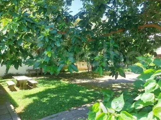 Terreno com 1.856,44mª com 2 casas na Ponta das Canas. - Foto 3