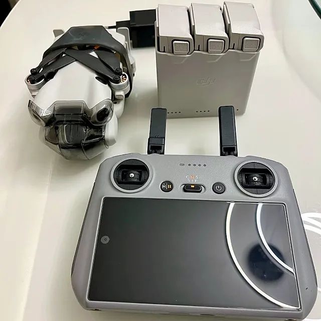 Drone DJI Mini 4 Pro Fly More Combo Plus + RC 2 (3 baterias) - Foto 3