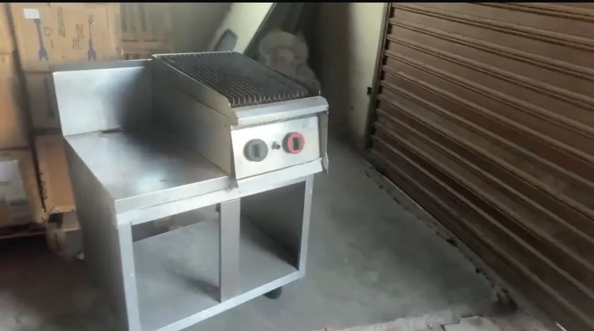 Churrasqueira Char Broiler a Gás Profissional com Chapa e Grelha