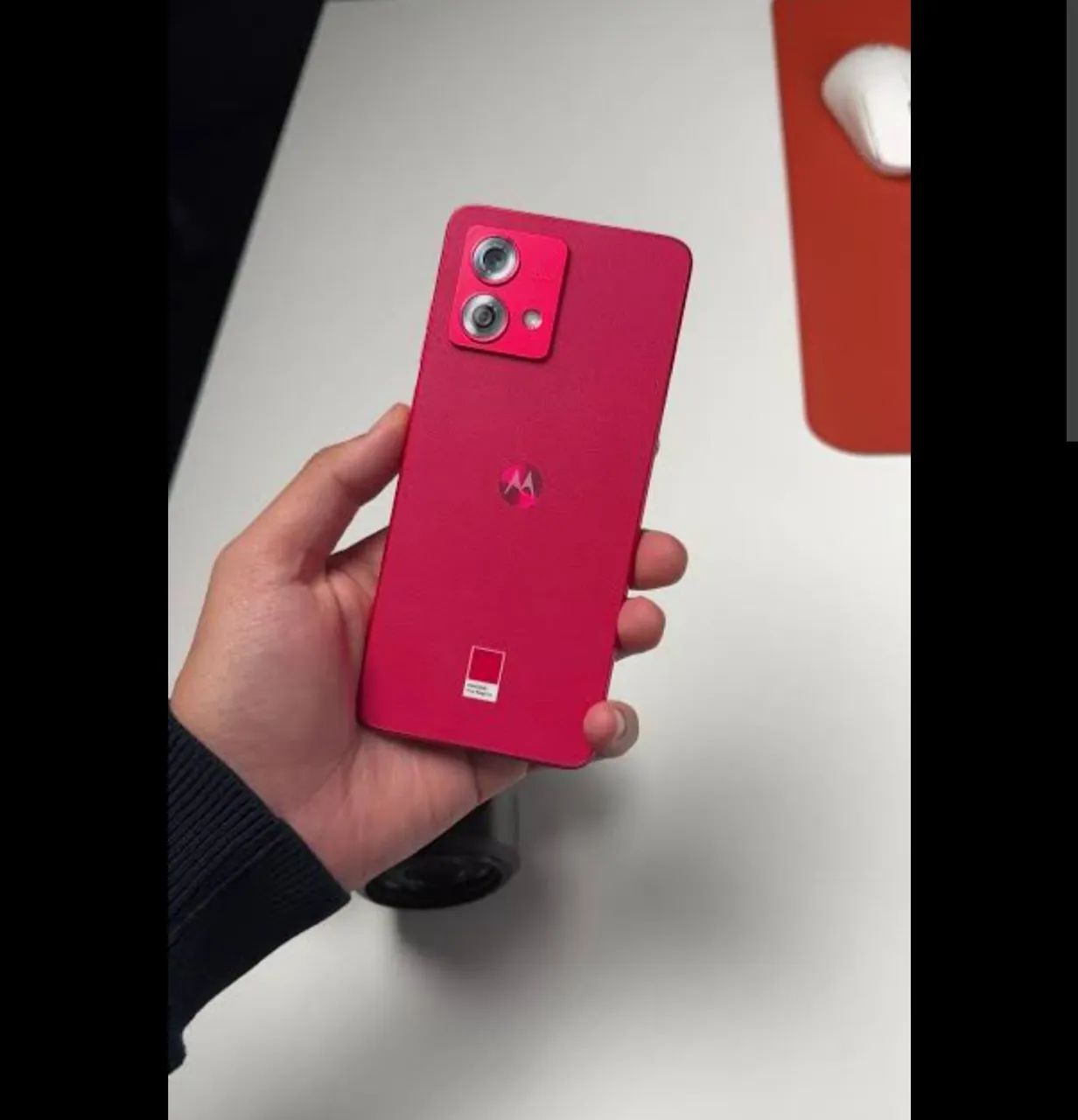 Celular Motorola G 84, ótimo estado.