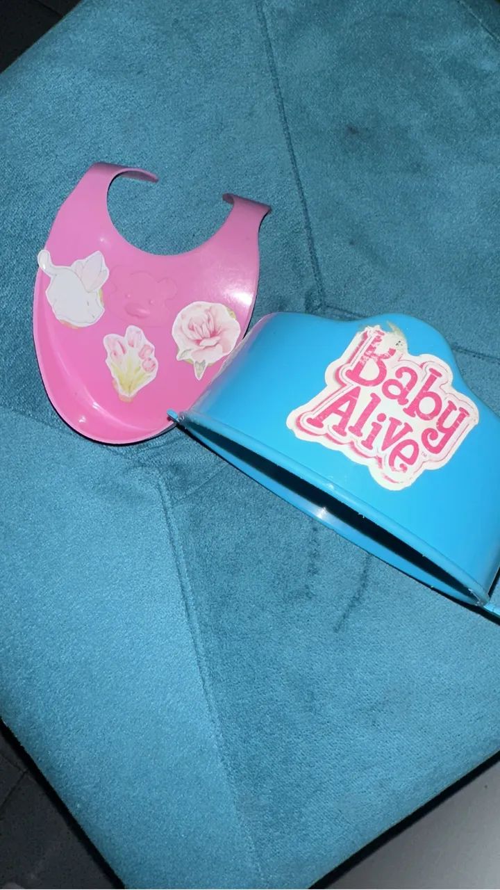 Troninho e babador para boneca  - Foto 4