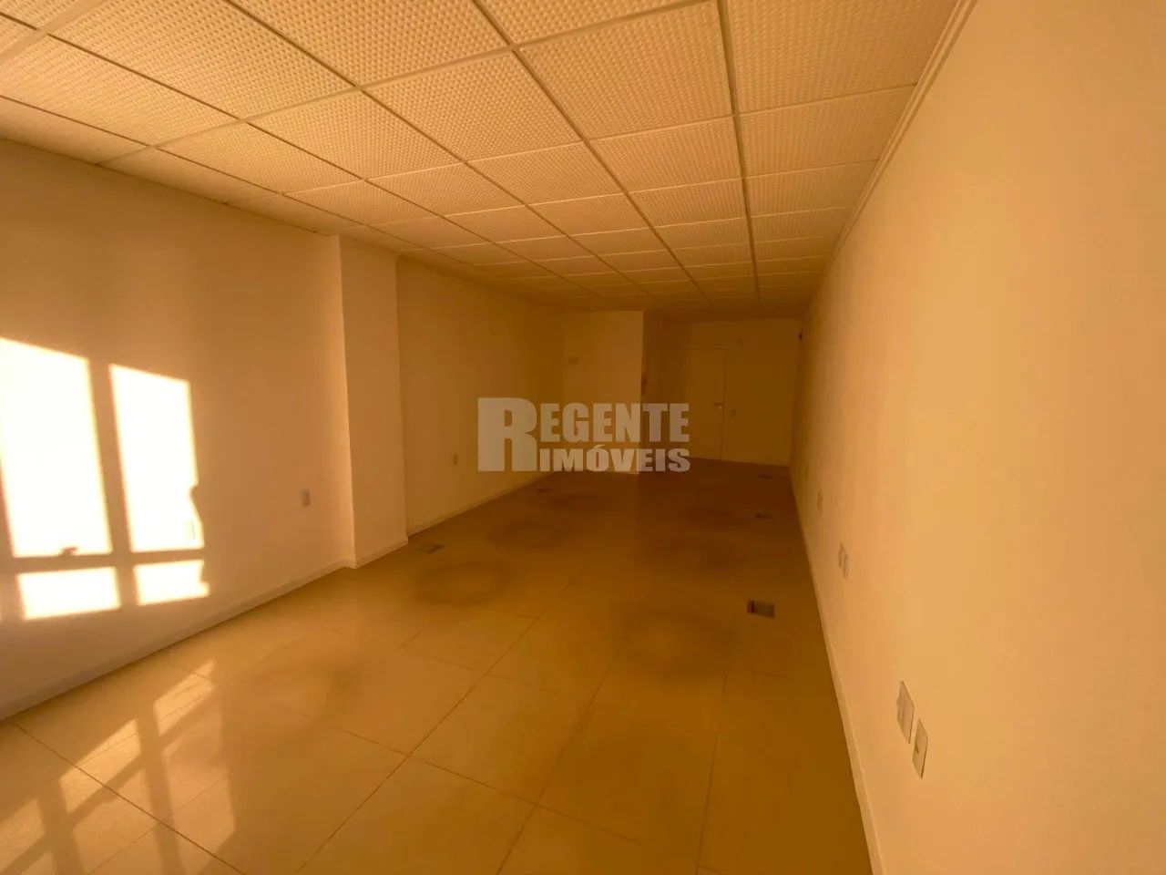 Ótima sala comercial para locação no bairro Itacorubi! - Foto 3