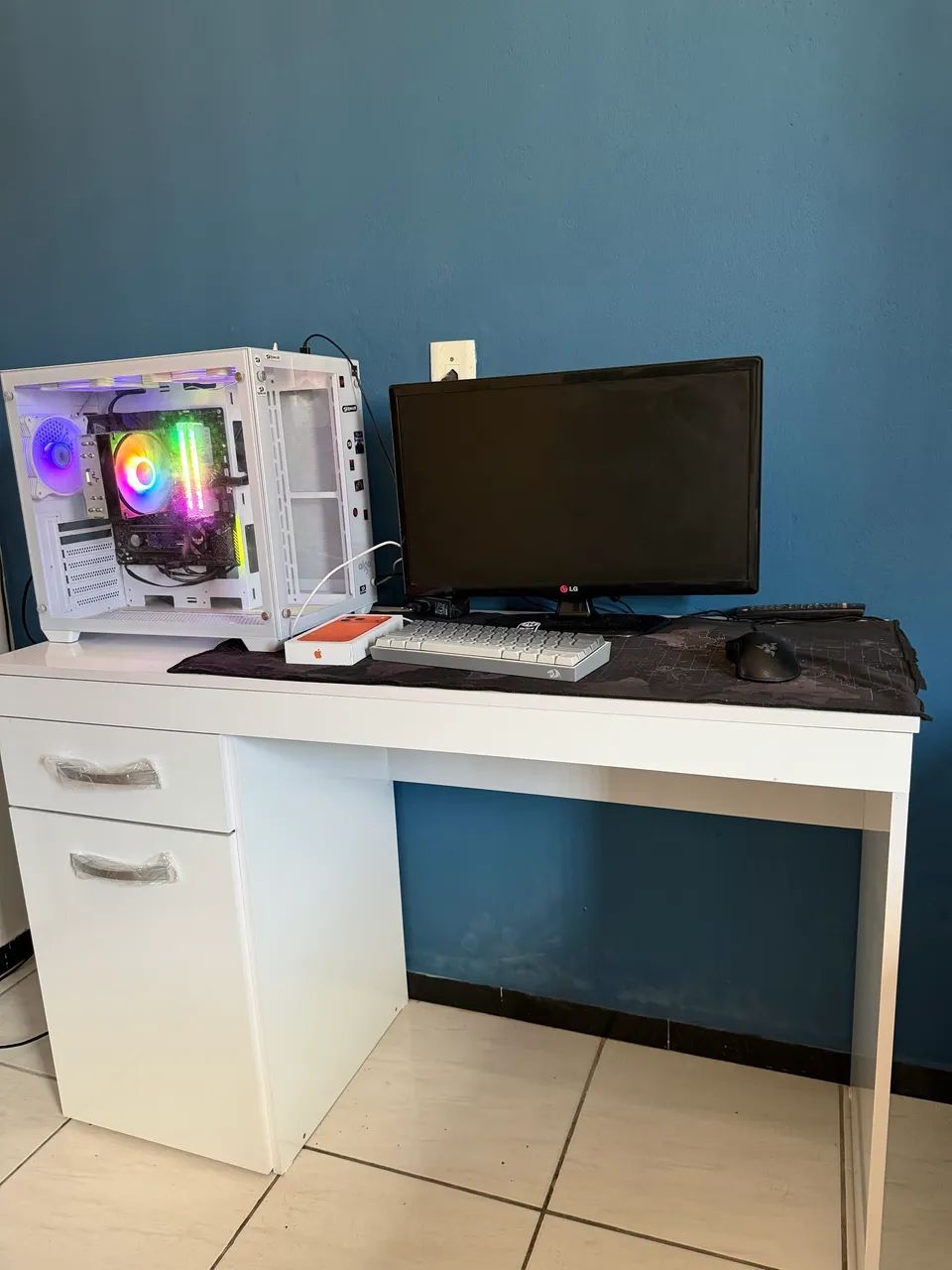 ESCRIVANINHA BRANCA PARA ESTUDO OU PC, ZERO.