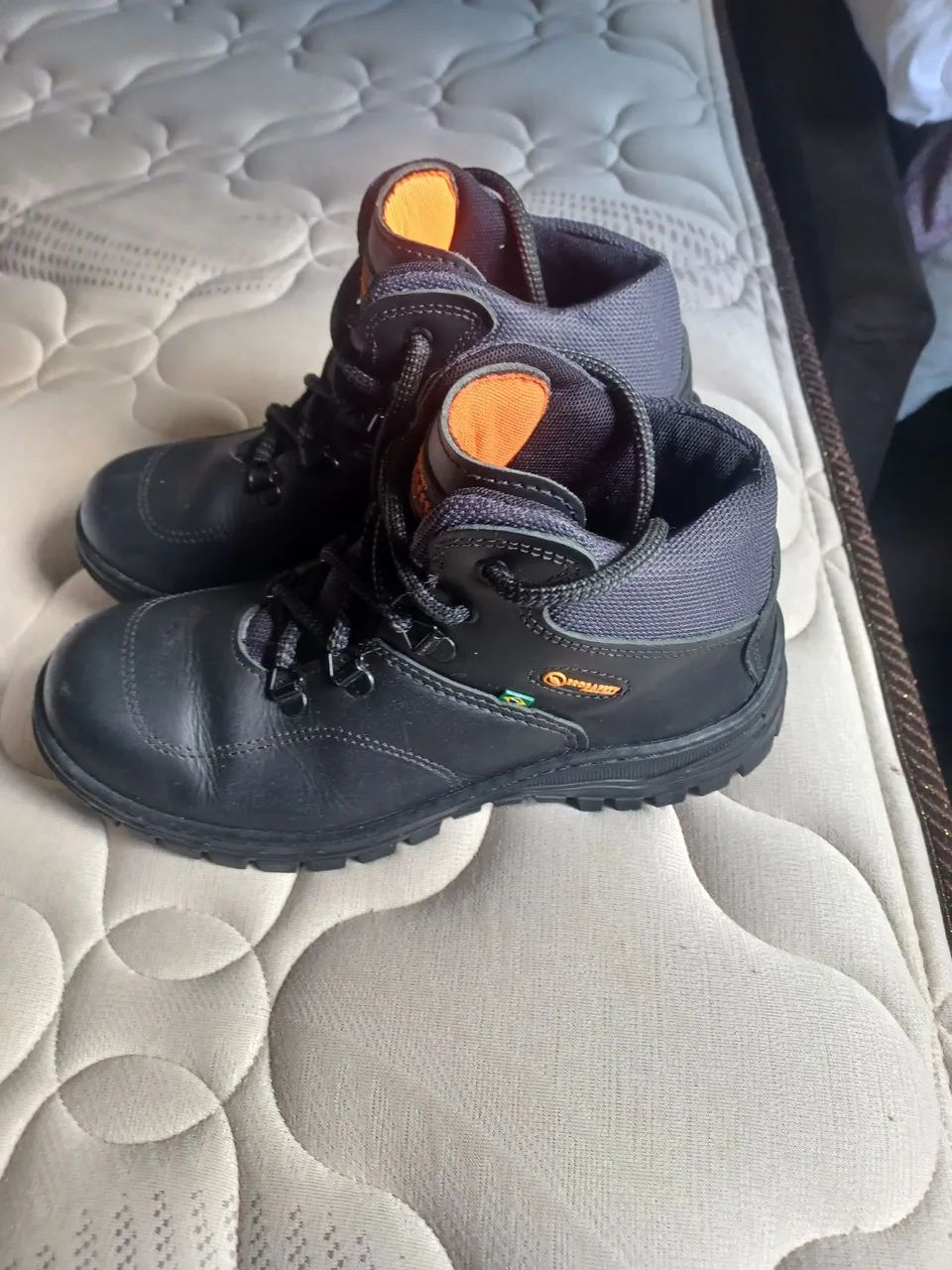 Bota trabalho número 38 - Foto 3