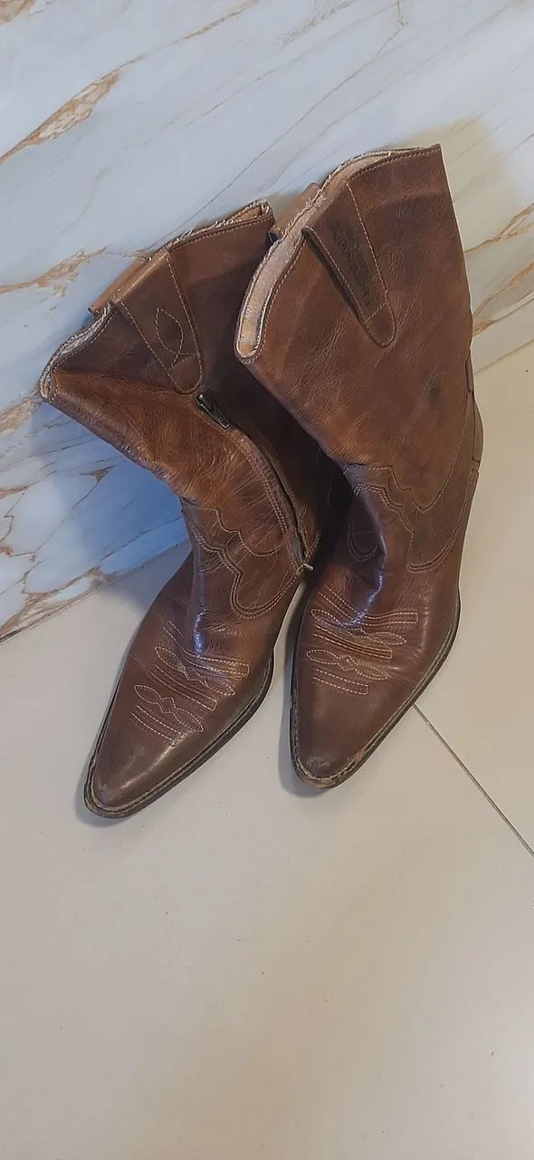 Bota cowtry
