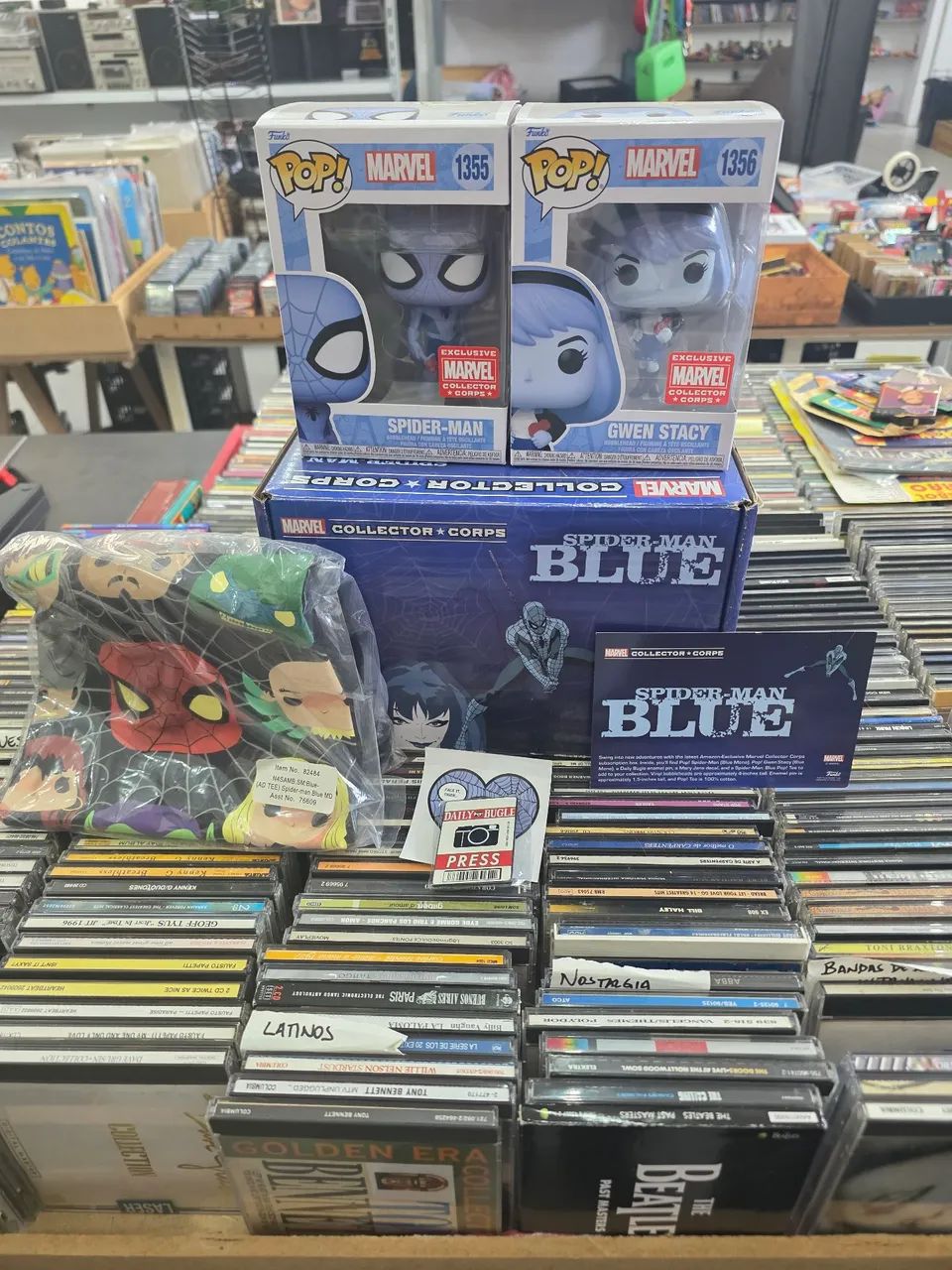 Funko pop Marvel Colector corps Spider man Blue edition+ Funko Pop Gren Stacy Blue edition