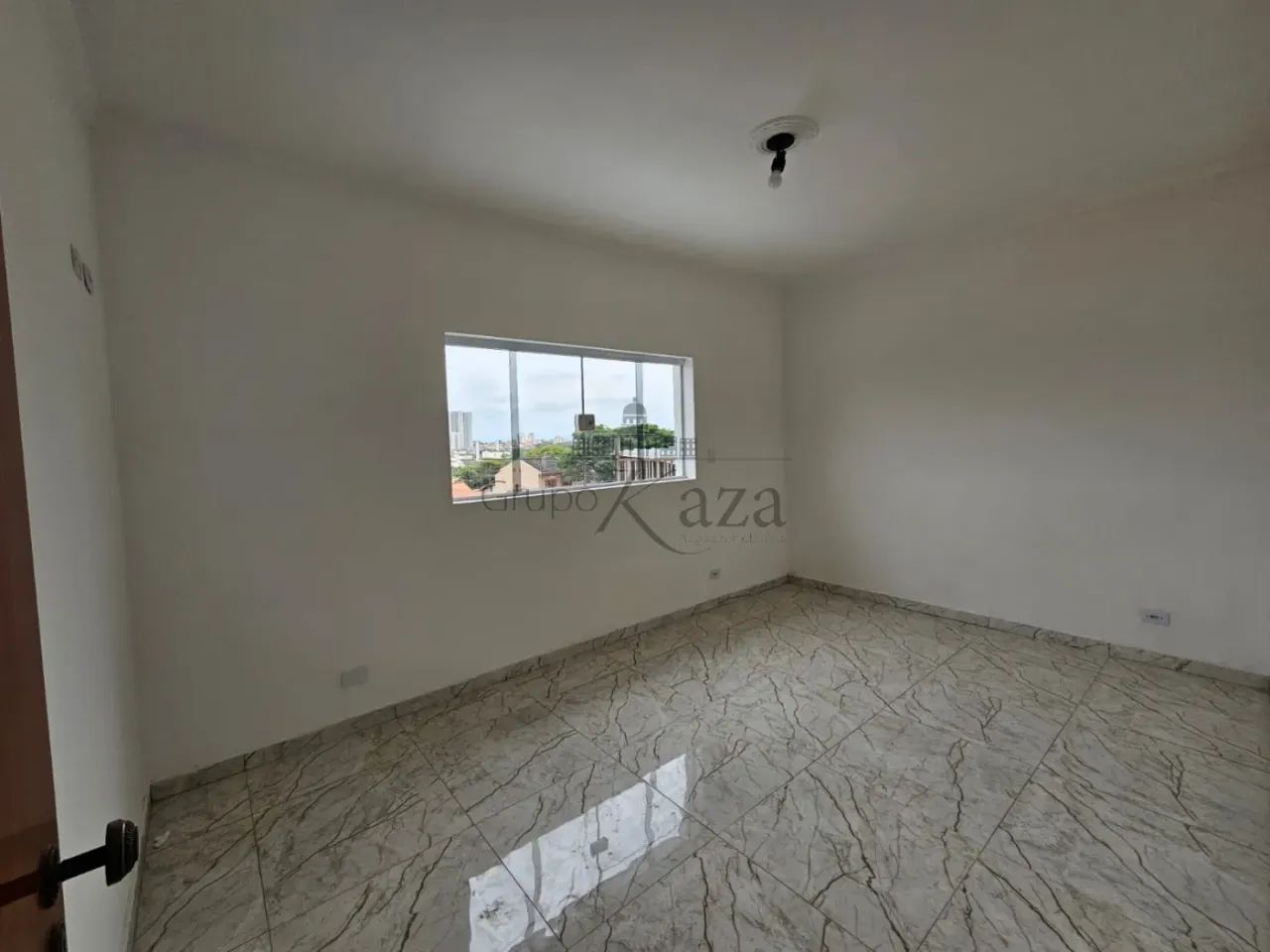 Sala Comercial Sobreloja - Bosque dos Eucaliptos - 30m².