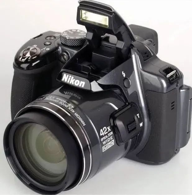 Câmera Nikon Coolpix P520 - Super Zoom, Com Case e Carregador 