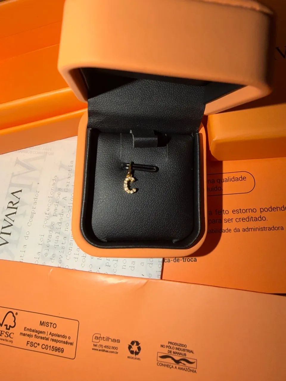 Pingente Vivara Letra C Ouro Amarelo E Diamantes