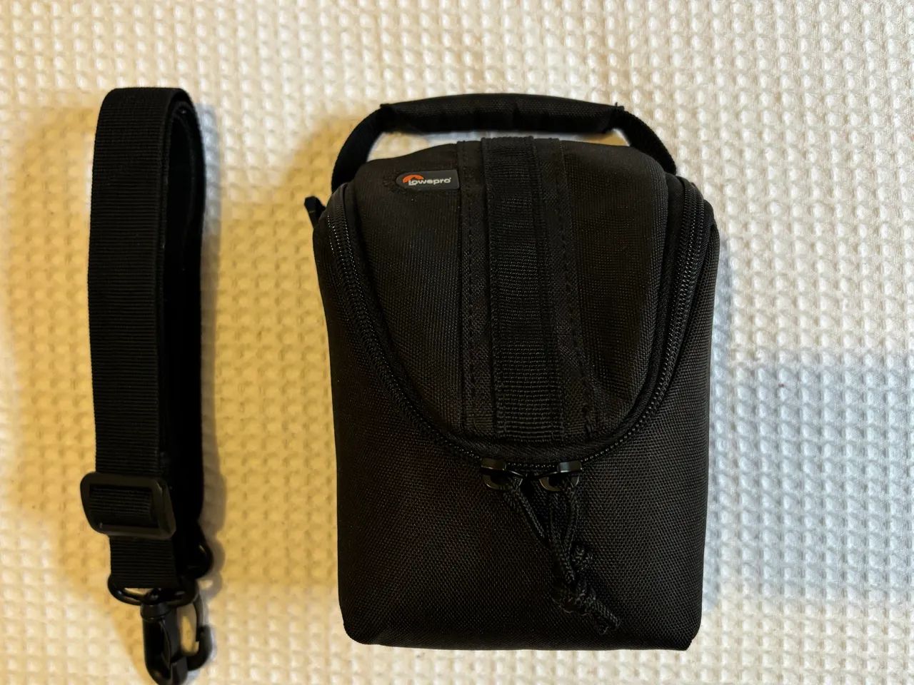 Bolsa LowePro Adventura Ultra Zoom 100