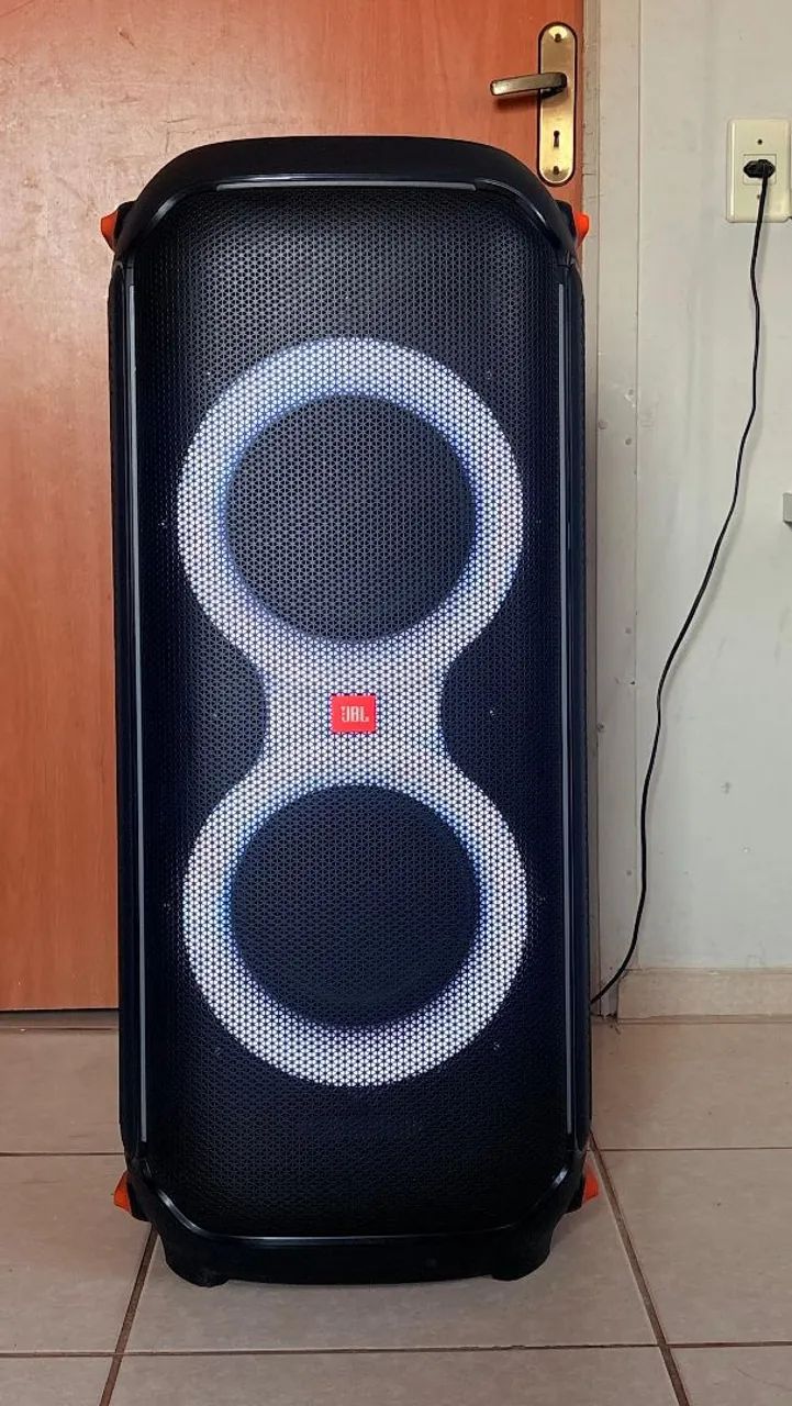 JBL PARTYBOX 710 800W Seminova + MICROFONE  - Foto 2