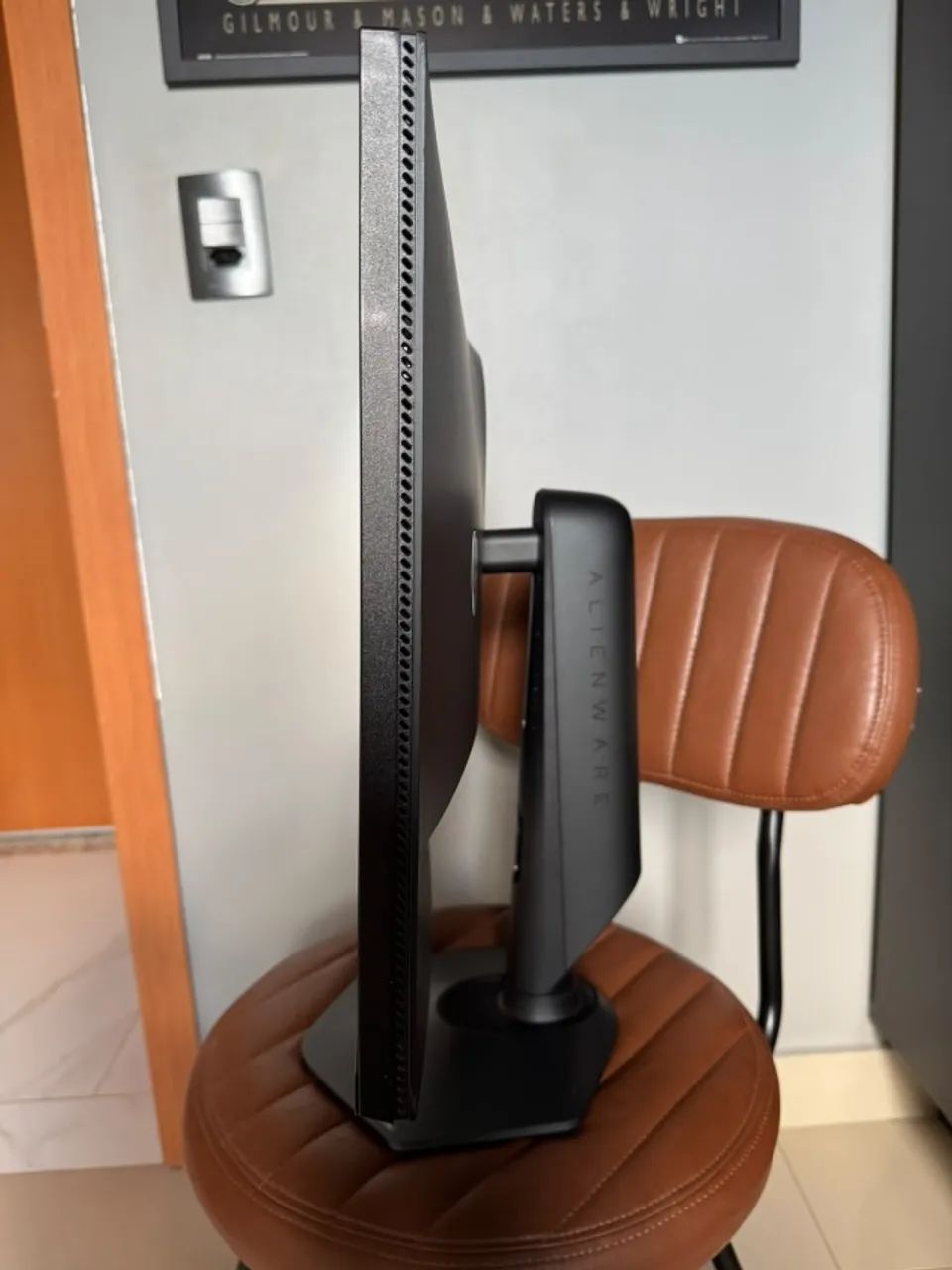 Monitor Gamer Alienware 27? - AW2724DM, em perfeito estado de conservação e funcionamento - Foto 4