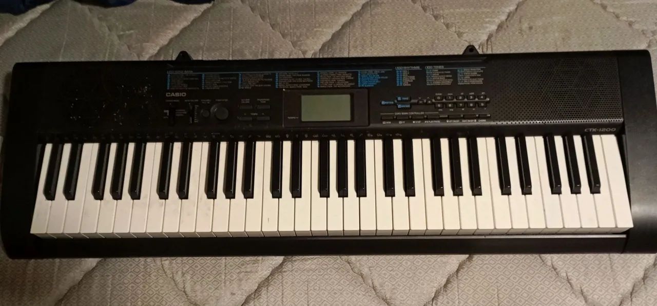 Teclado Casio CTK-1200 Completo - Conservado com caixa e cabo - Foto 2