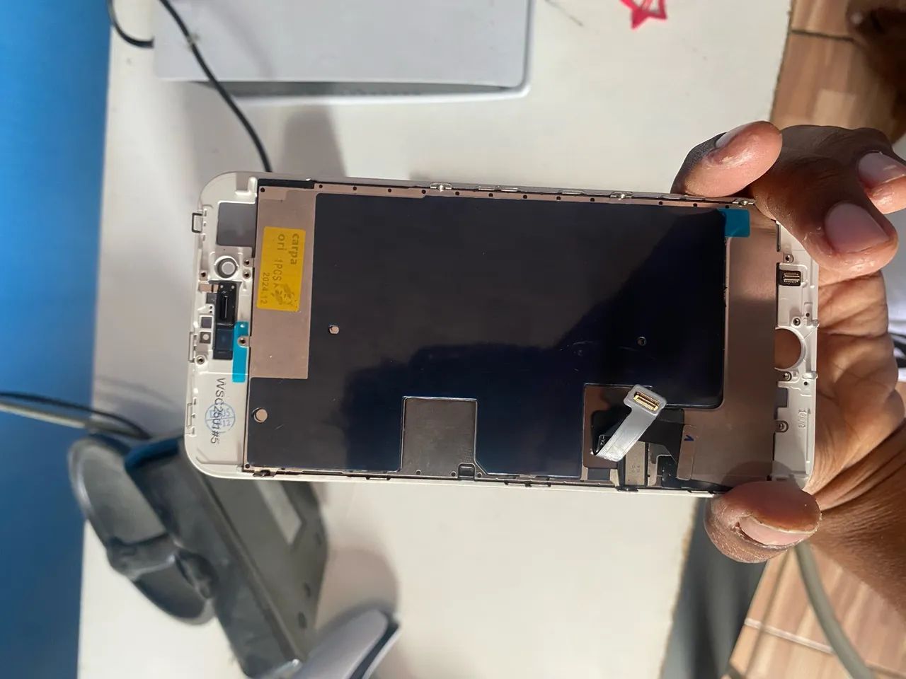 iPhone 8 Plus queimado + tela nova (posso vender separadamente) - Foto 4