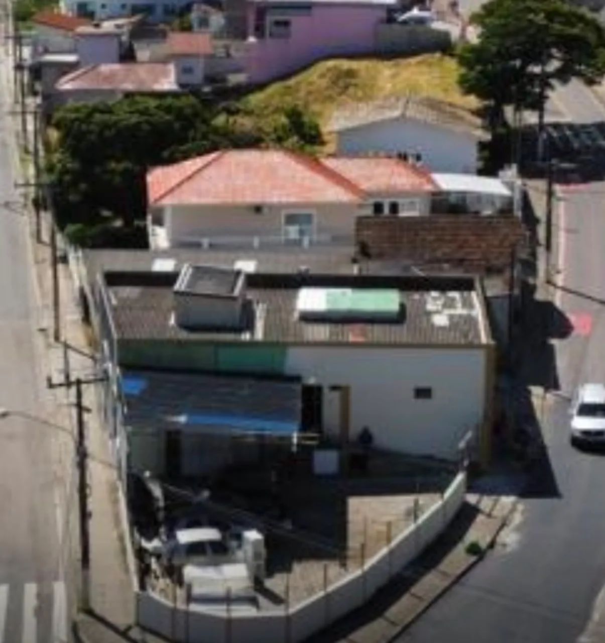 Vendo Troco Predio 2 pavimentos com terreno de esquina - Foto 2