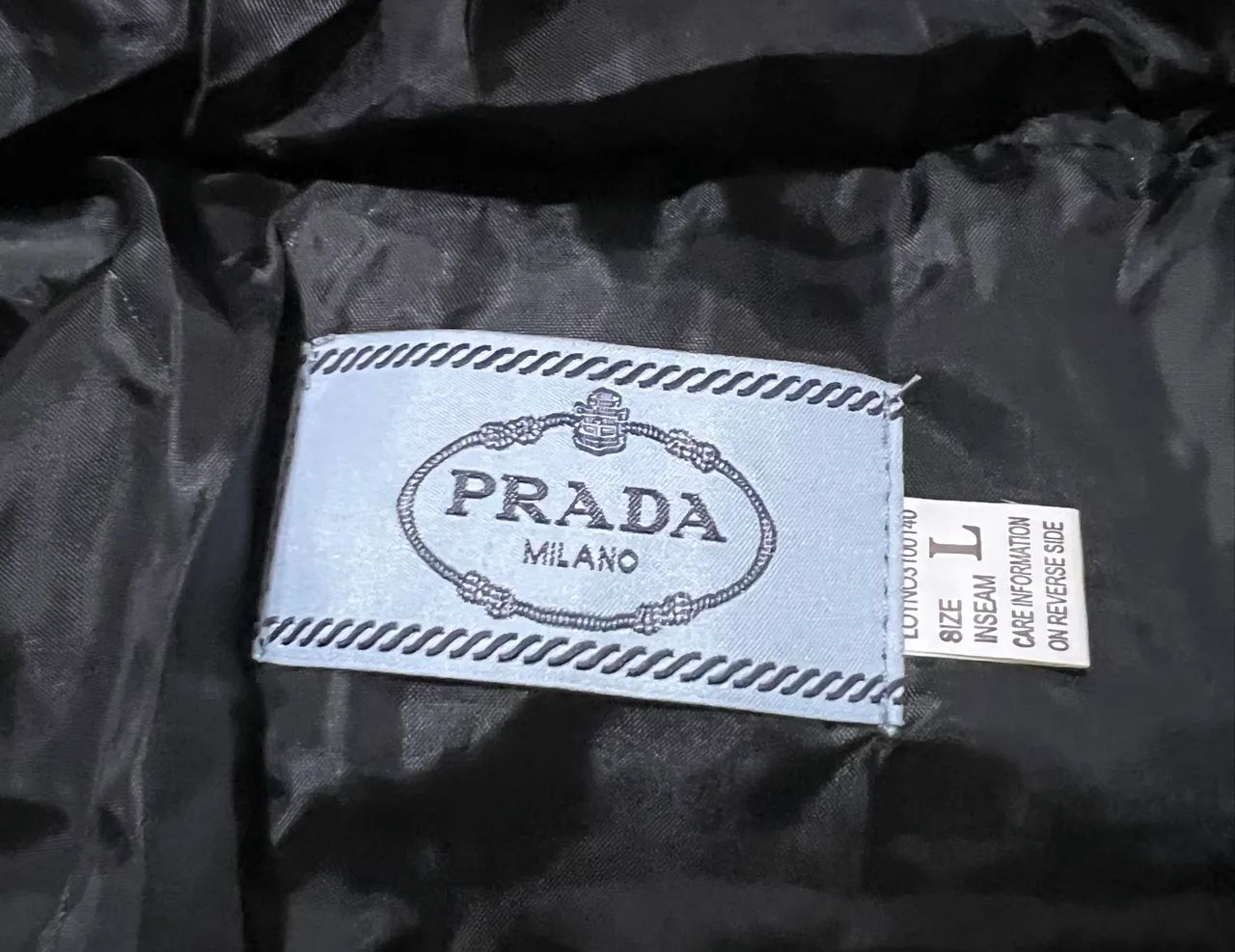 Jaqueta Puffer feminina PRADA - Foto 5