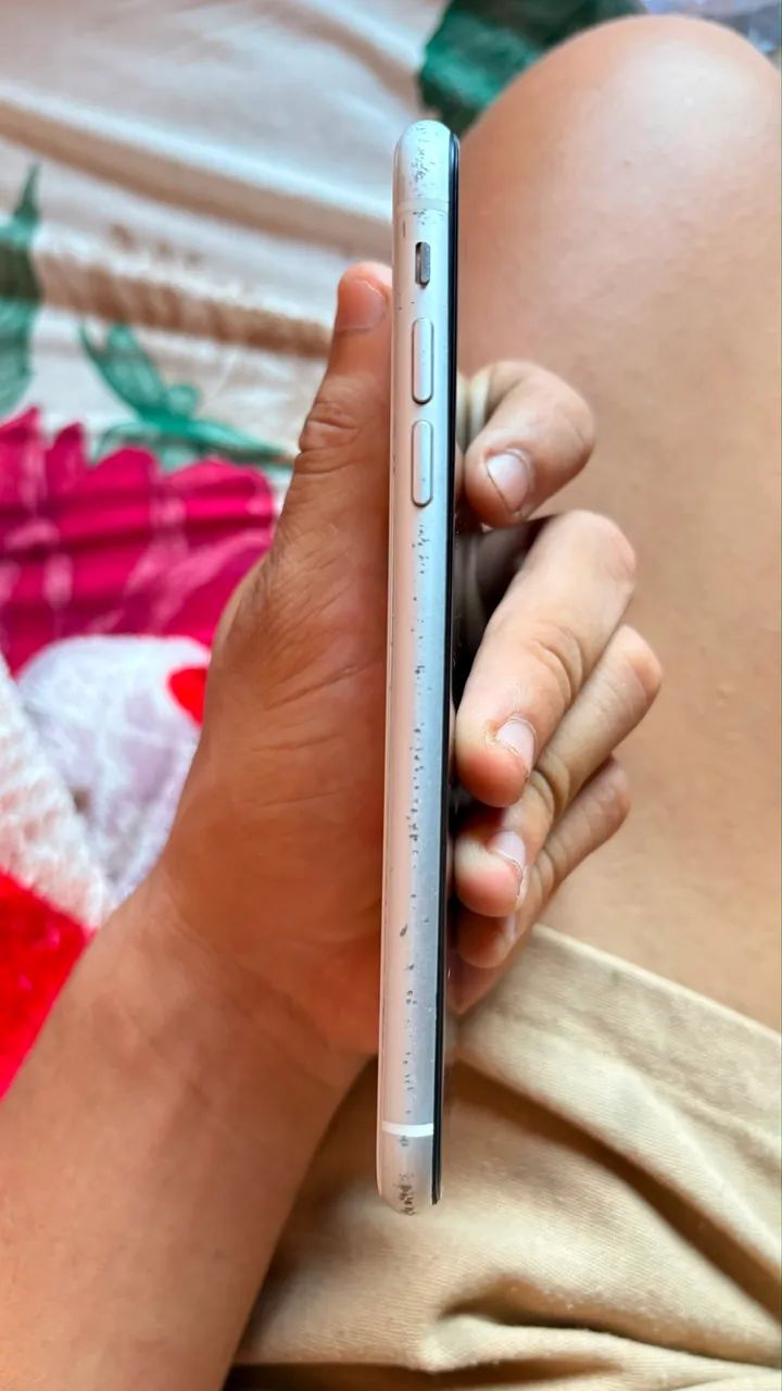 iPhone XR 64 Gb branco  - Foto 3