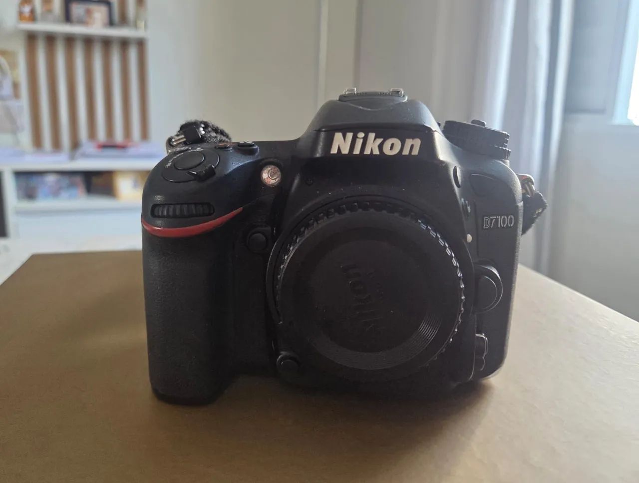 Camera Nikon D7100 com lente 35mm