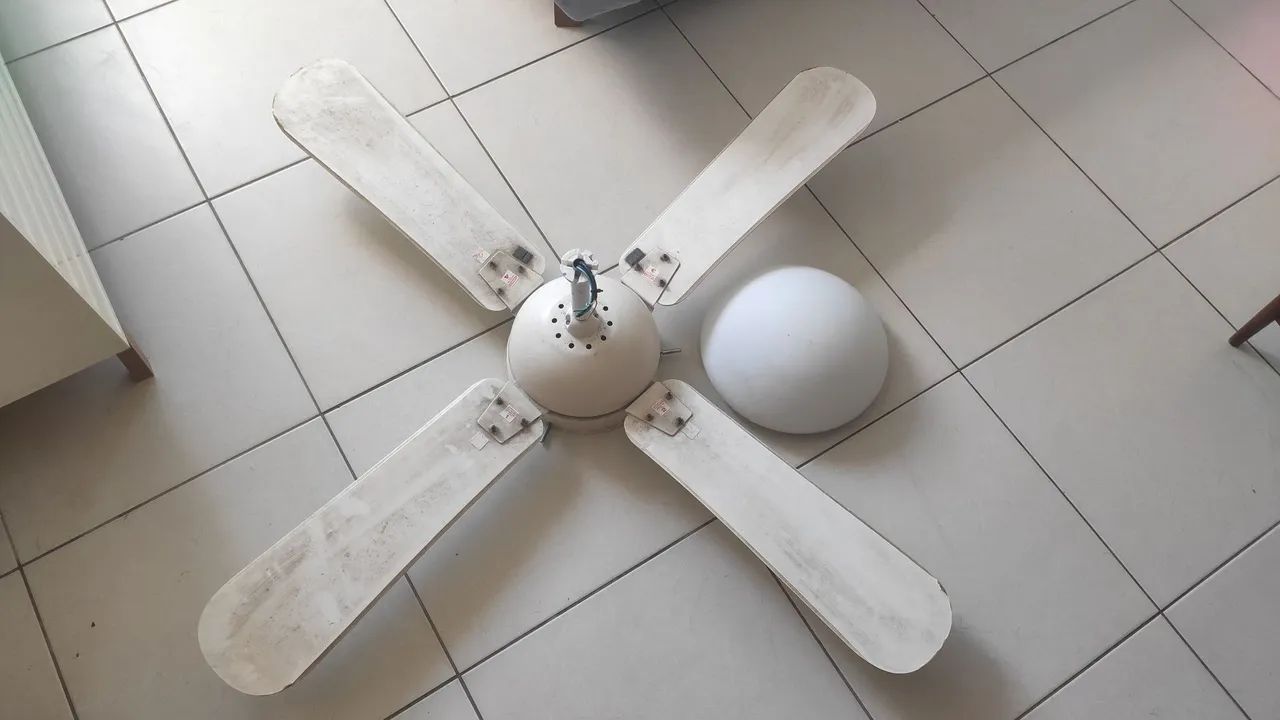 Ventilador de Teto Ventali 4 Pás com Luminária