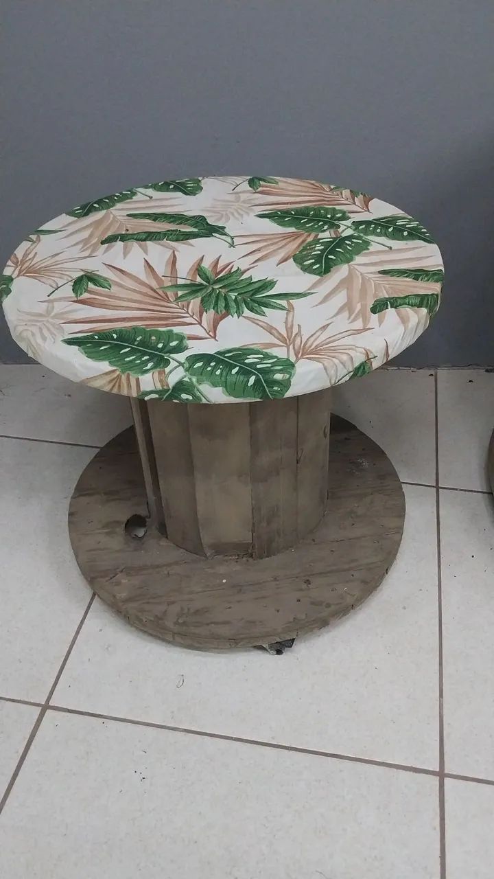 Rustic Table with Casters467355659782082565