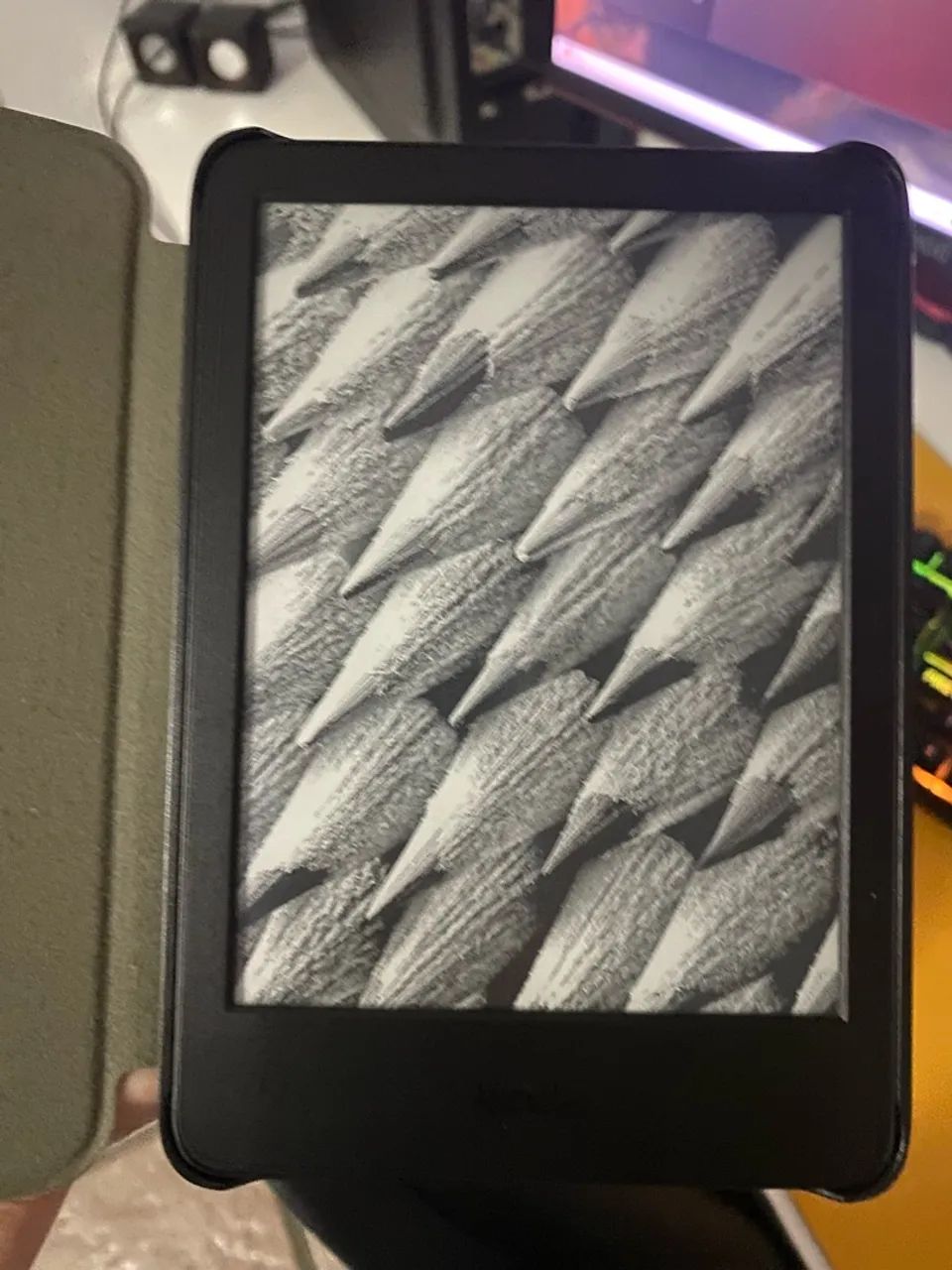 Kindle Amazon usado com capa protetora  - Foto 2