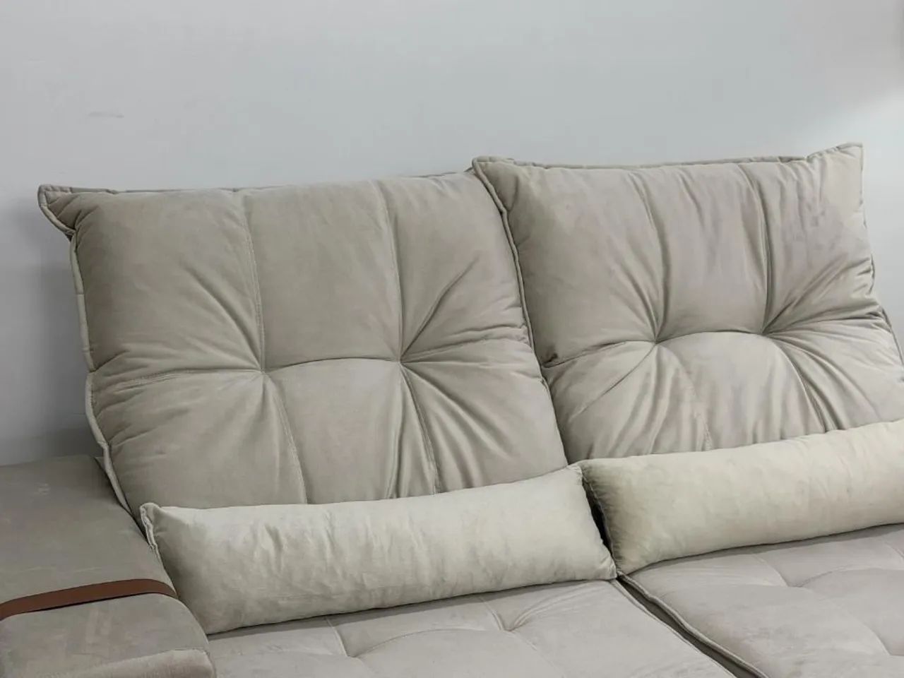 Sofá Retrátil 2 Lugares 180cm Veludo Bege - Foto 5