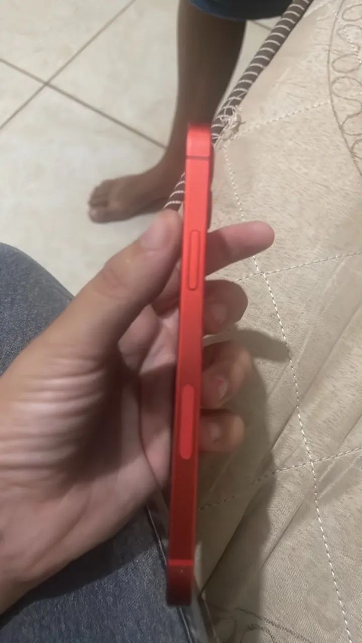 iPhone 12 vendo ou troca com volta sua  - Foto 2