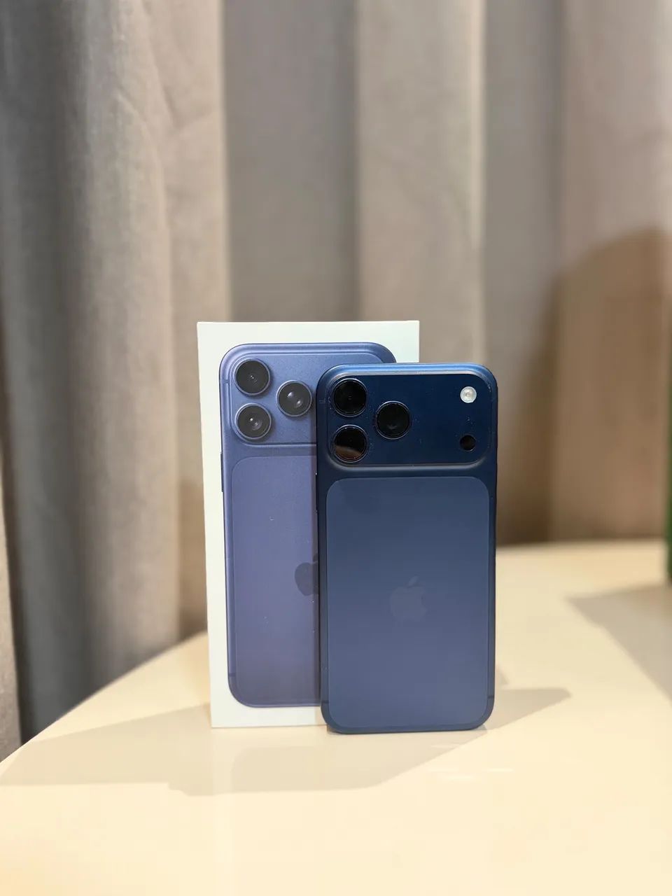 iPhone 17 Pro Max 256GB - Silver e Azul - Foto 4
