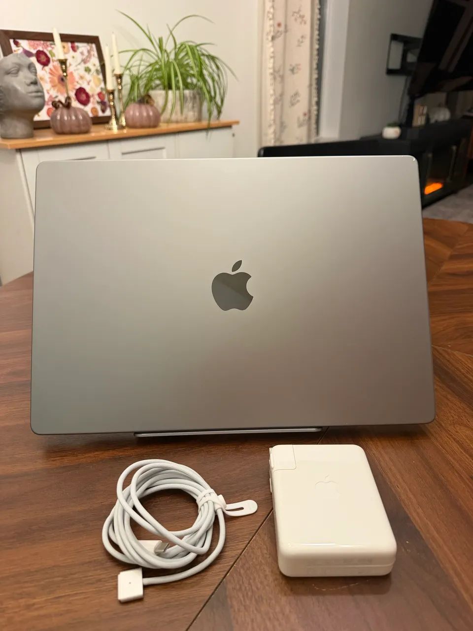 MacBook Pro 16 M2 Max 64GB 1TB Bateria 94% impecável - Notebooks