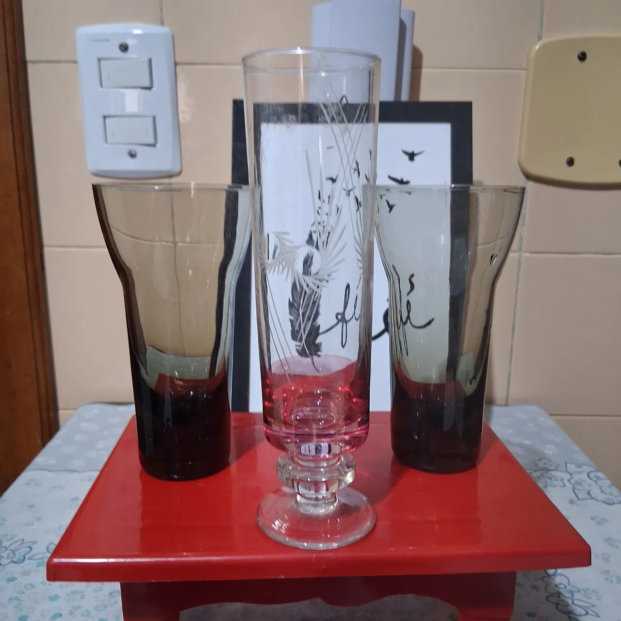 Kit5 peças,  2 canecas,  1 taça alta elegante,  2 copos estreitos, altos e delicados. - Foto 4