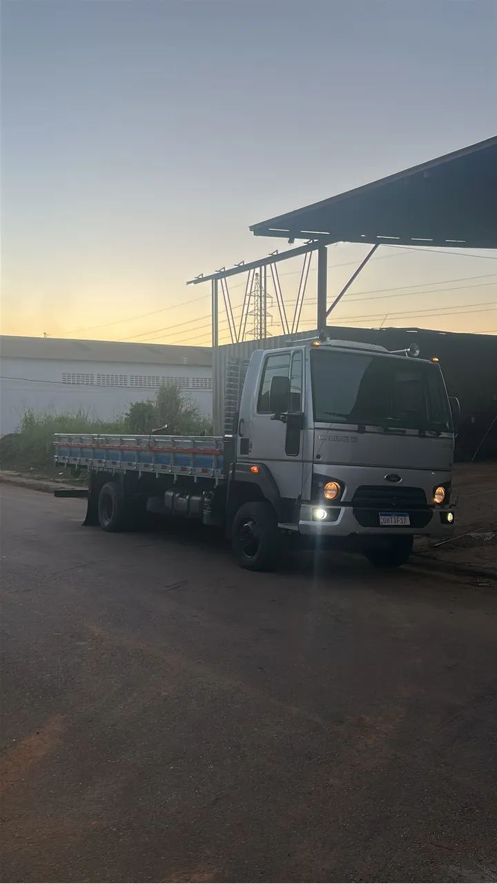 Vendo 2 caminhões - Foto 3