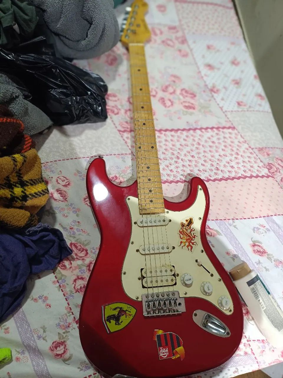 Guitarra elétrica stratocaster 