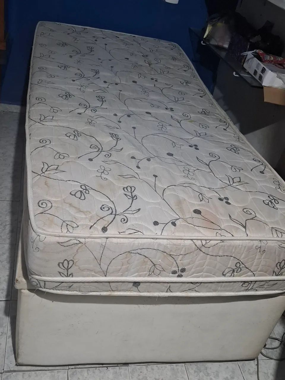 Cama box solteiro com colchão 