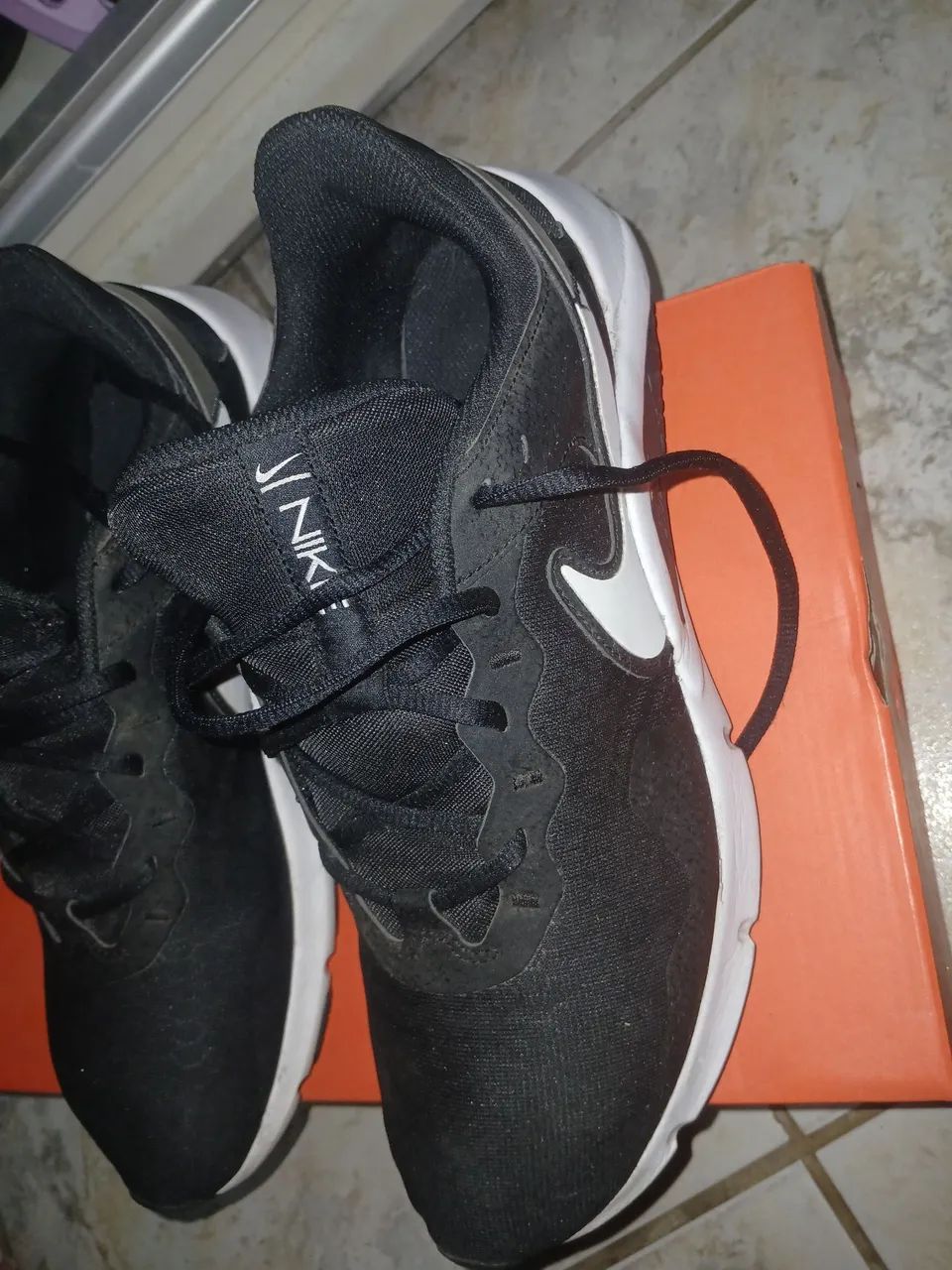Tênis Nike Legend 2