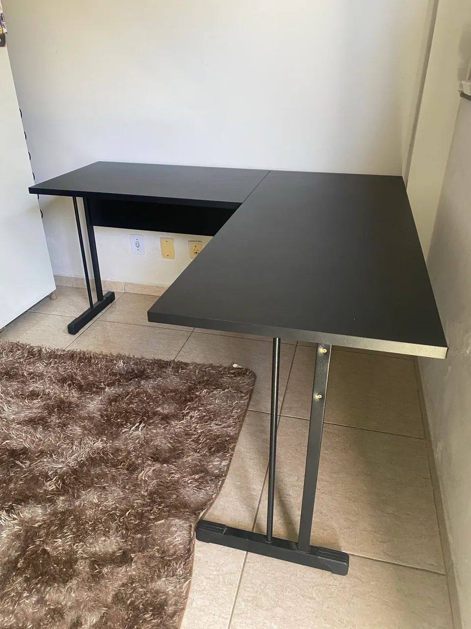 Vendo Mesa de Escritório em L - Preta - Foto 2