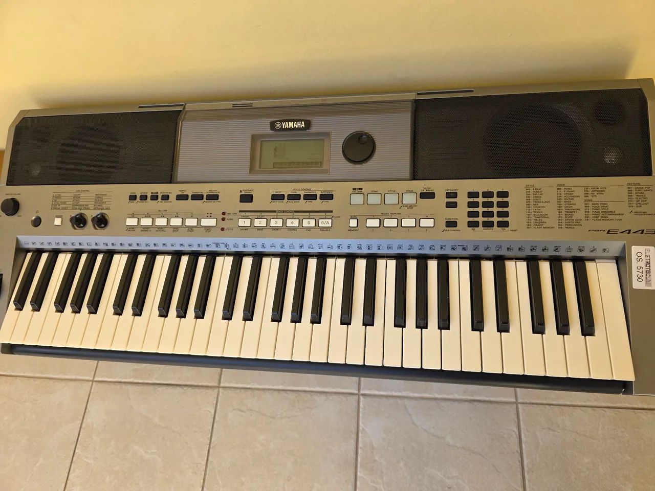 Teclado Yamaha E443